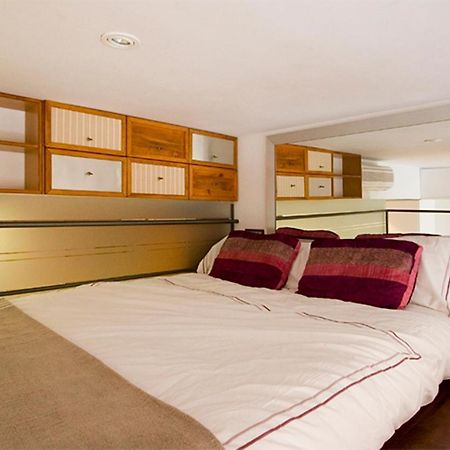Reina Amalia Apartment Барселона Екстериор снимка