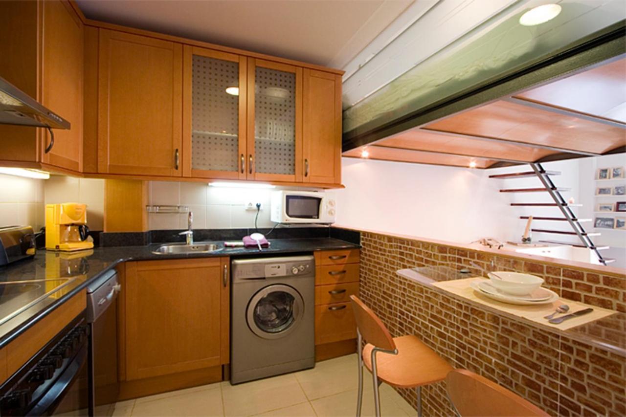 Reina Amalia Apartment Барселона Екстериор снимка